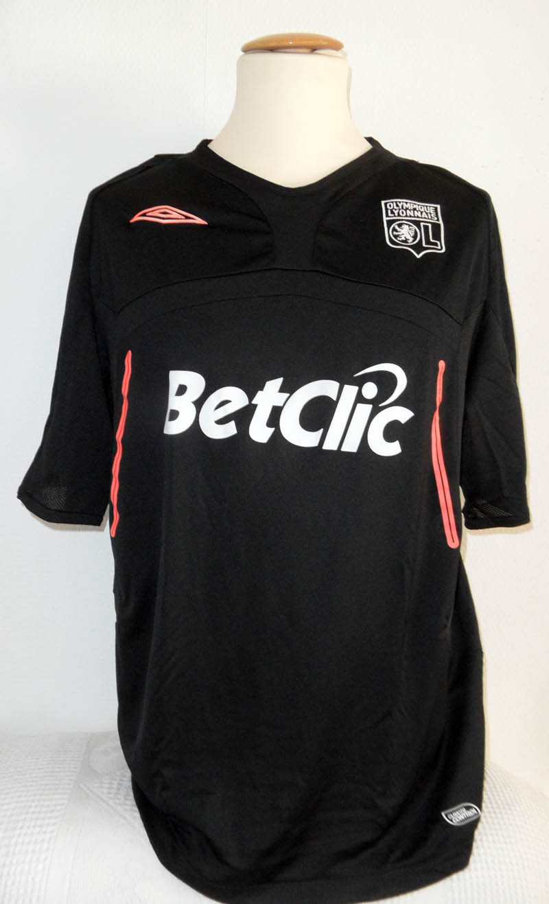 maillotentrainementnoirbetclic