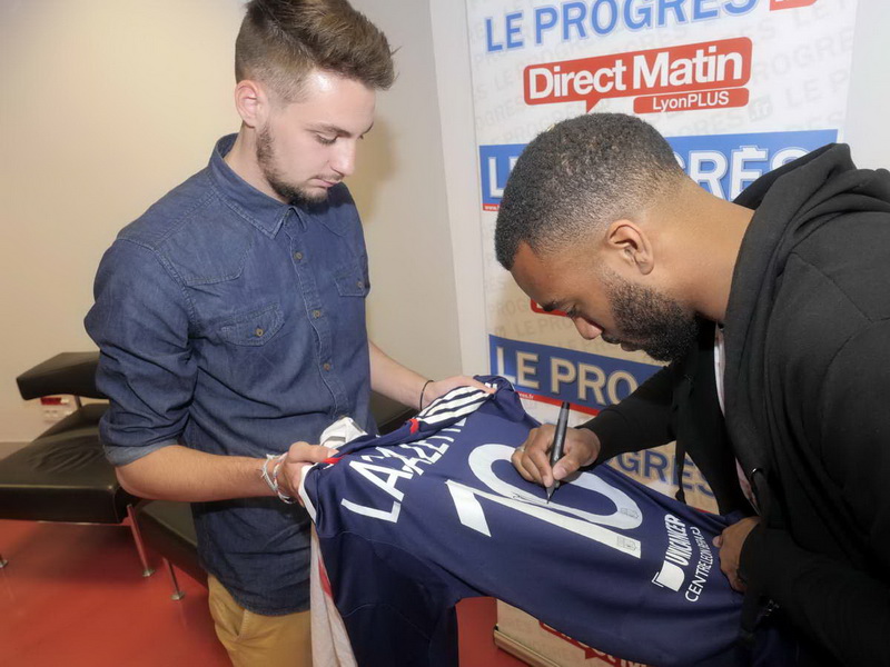 Lacazette1