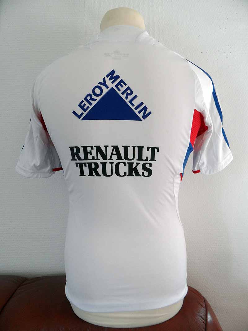 teeshirtentrainementfeminineporte1